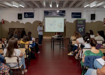 Capacitan a docentes en Educación Ambiental