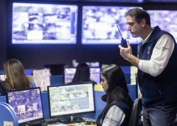 San isidro capacita a directivos, docentes y alumnos, para realizar denuncias por WhatsApp