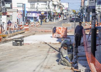Repavimentación de una intersección clave en Martínez