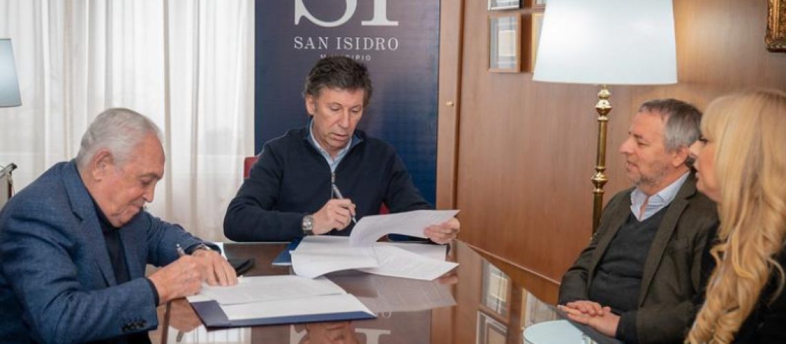 Capacitan a jovenes de escuelas secundarias